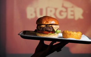 Psychic Burger: Aged beef burgers & smoked fried chicken