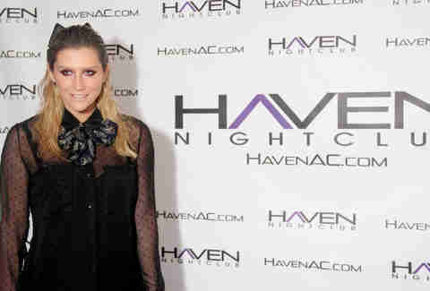 Ke$ha posing on the step and repeat outside Haven nightclub at the Golden Nugget in Atlantic City