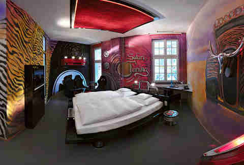 V8 Hotel Tuner