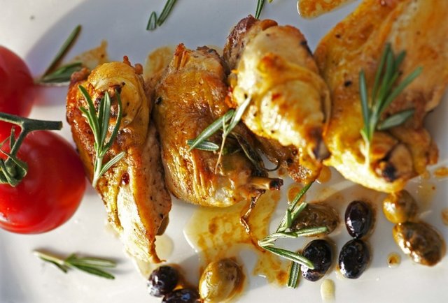 Villa Azur Restaurant & Lounge 