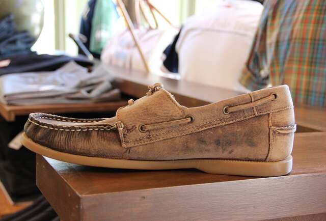 Bed|Stu Uncle Fred Distressed Boat Shoes