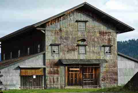 The Franco-Swiss Absinthe Trail