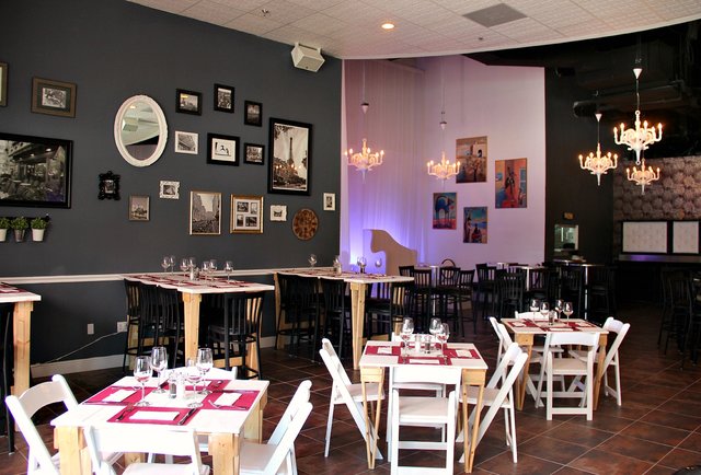 Dominique Bistro 