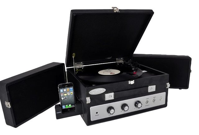 PylePro Classic Vinyl Turntable w/ iPod Dock