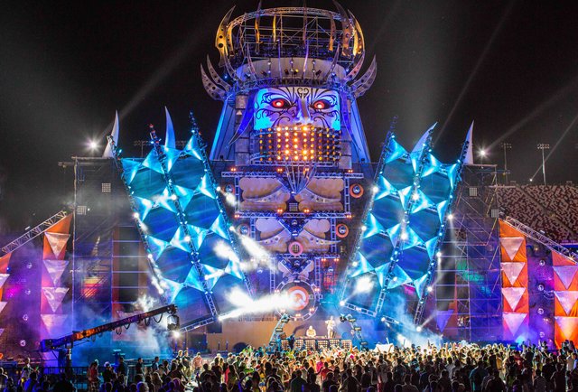 The Electric Daisy Carnival Review