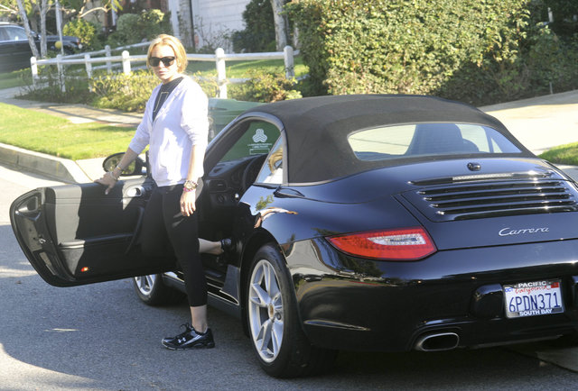 She Also Had Booze in a Water Bottle in Her Wrecked Porsche