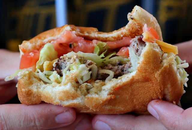 Burgers to (un-)die for on Vashon
