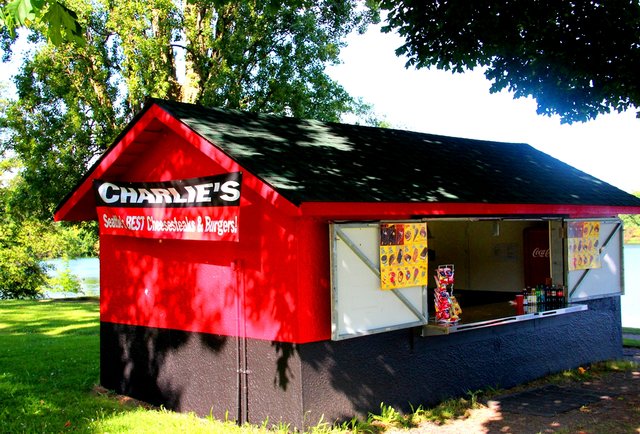 The food truck opens a shack on the lake