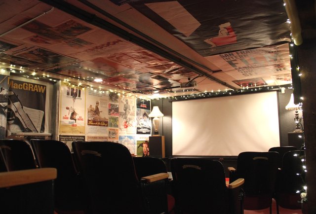 Cinecave