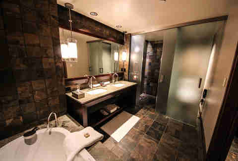 Primland Bath
