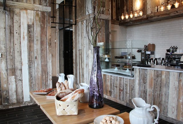 White Oak Kitchen & Cocktails