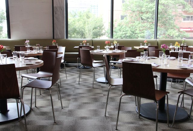 White Oak Kitchen & Cocktails