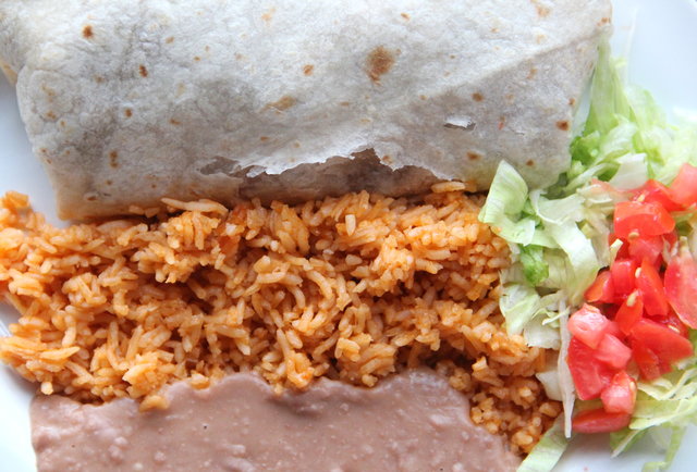 Epic Mexican joint shapes up, moves west