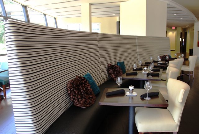 Blue Goose Bar & Restaurant
