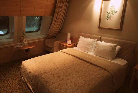 King Suite on Resorts World Bimini Superfast Night Cruise