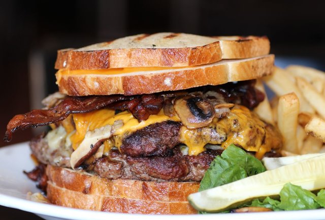 A fresh face in Wrigleyville with a beautiful burger