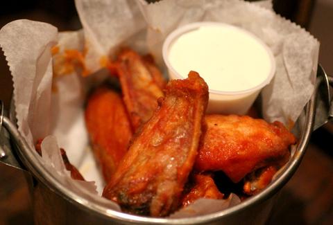 Bucket O’ Wings, Titanic - Miami