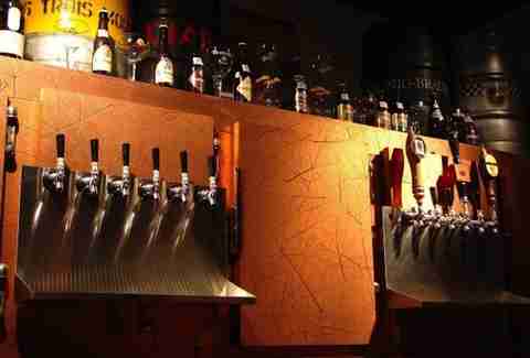 Broue Pub Brouhaha