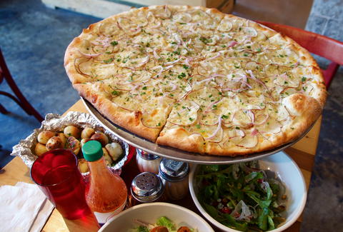 pizza table