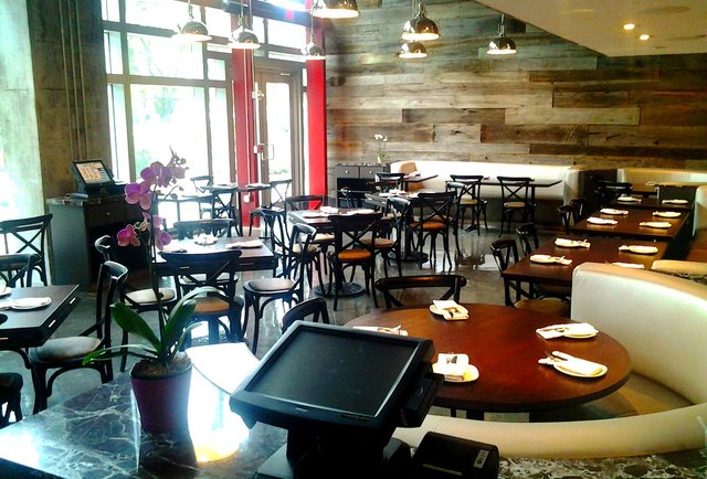 TIKL Raw Bar & Grill