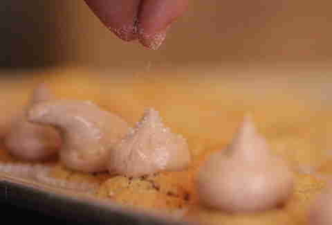 White truffle Dusting of beer cupcakes
