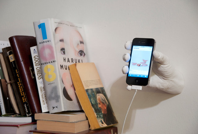 iPhone Hand Dock