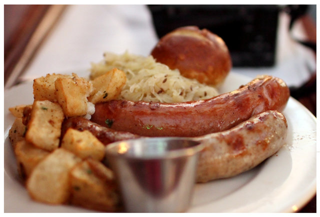 Olde Magoun’s Pop-Up Biergarten