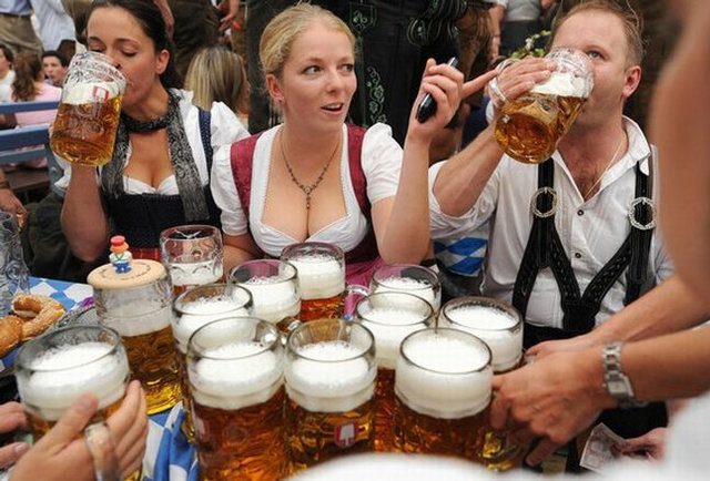 Olde Magoun’s Pop-Up Biergarten