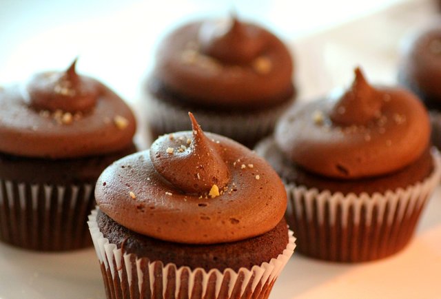 This woman wants to deliver you boozy cupcakes at 1a
