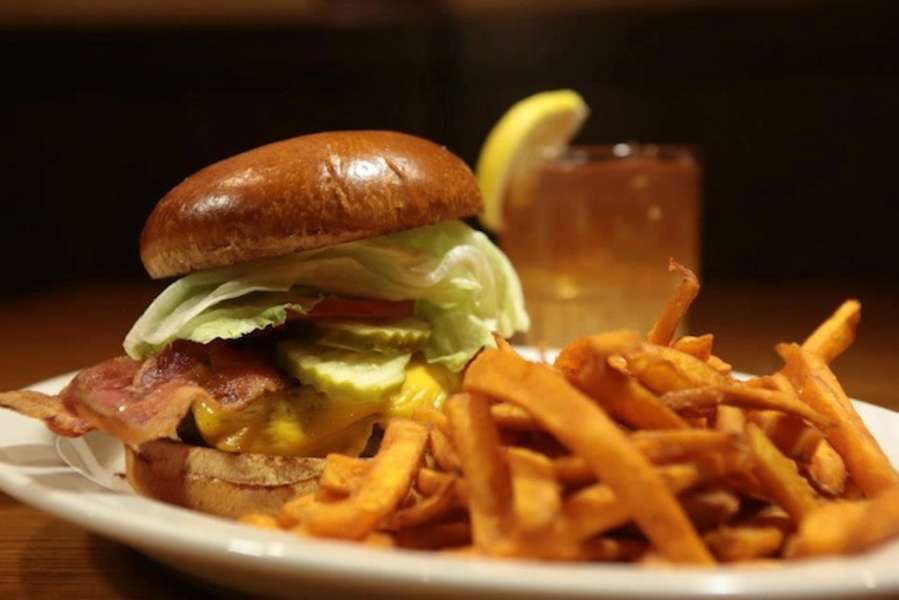 Lion Head Pub A Bar in Chicago, IL Thrillist