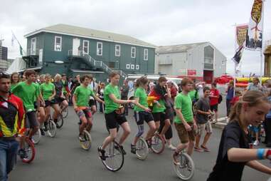 unicycle race