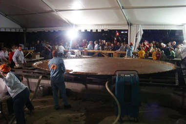 World's largest pumpkin pie