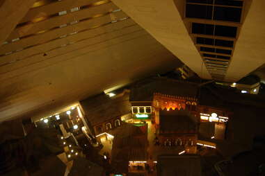 Luxor Hotel elevator