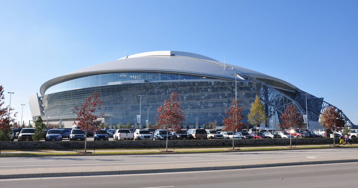 Ford Field One of Cheapest Stadiums for Hot Dogs and Beer