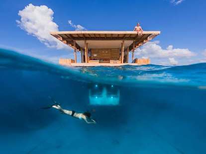 Underwater room, diver