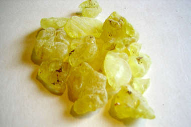 Mastic resin