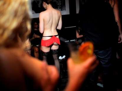 Sex Parties in NYC - How To Hook Up - Thrillist