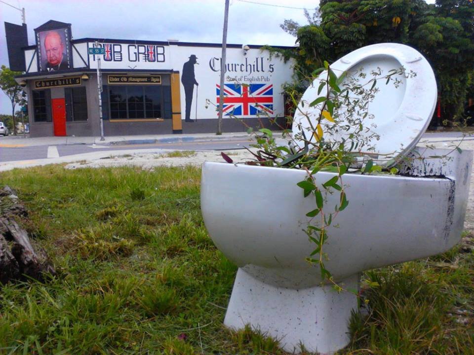 Best Dive Bars In Miami A Neighborhood Guide To Dive Bars Thrillist