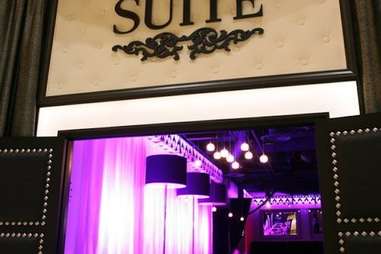 suite lounge