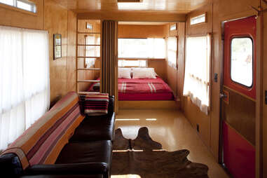 El Cosmico, trailer, interior