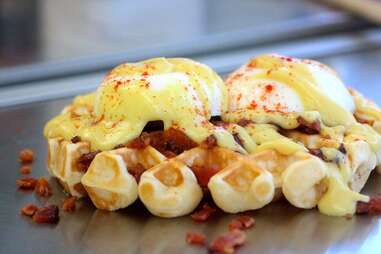 waffle eggs benedict