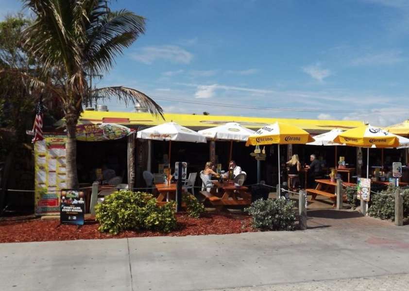 Sandbar Sports Grill A Coconut Grove, FL Bar Thrillist