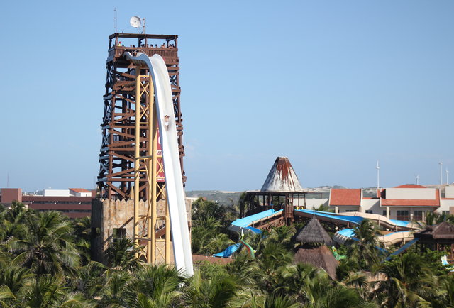 World's Tallest Water Slide 'Insane' to Open Next Year in Kansas City ...