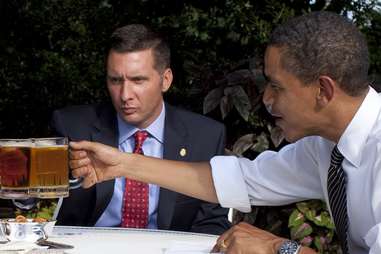 obama drinking beer