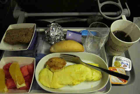 Airline Food - The 10 Most Regrettable Airline Meals Ever - Thrillist