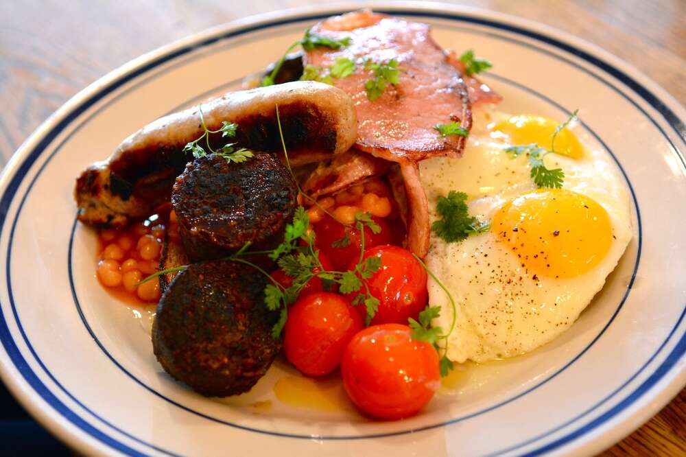 A Full English Breakfast is the FASTEST acting hangover cure after a night  out