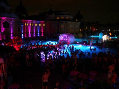 budapest bath party