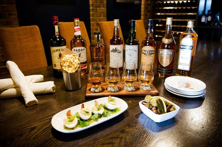 Chicago's 10 Best Whiskey Bars Thrillist Chicago