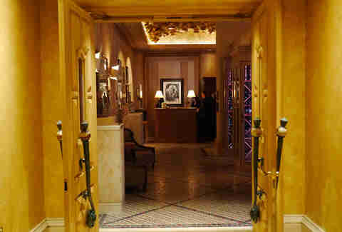 The Hotel Lobby As Art Gallery Hotels With Surprisingly