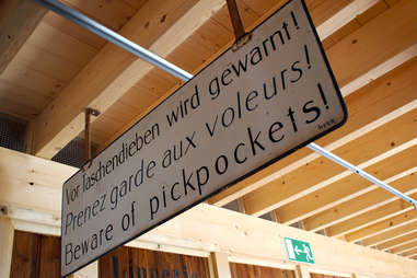 Beware pickpockets sign